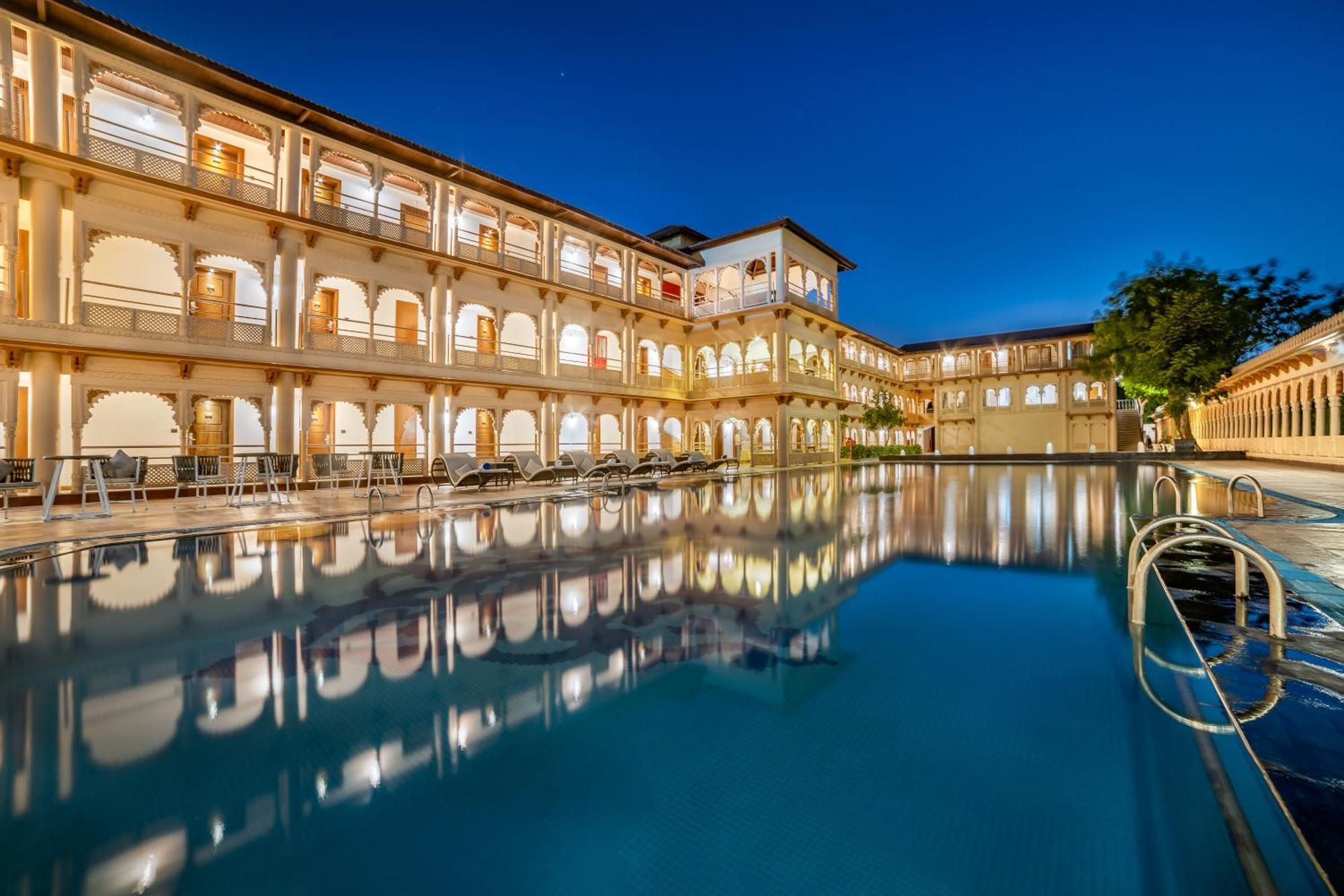 Holiday Resort & Spa A Unit Of S Poddar Group Gāndhīdhām Εξωτερικό φωτογραφία