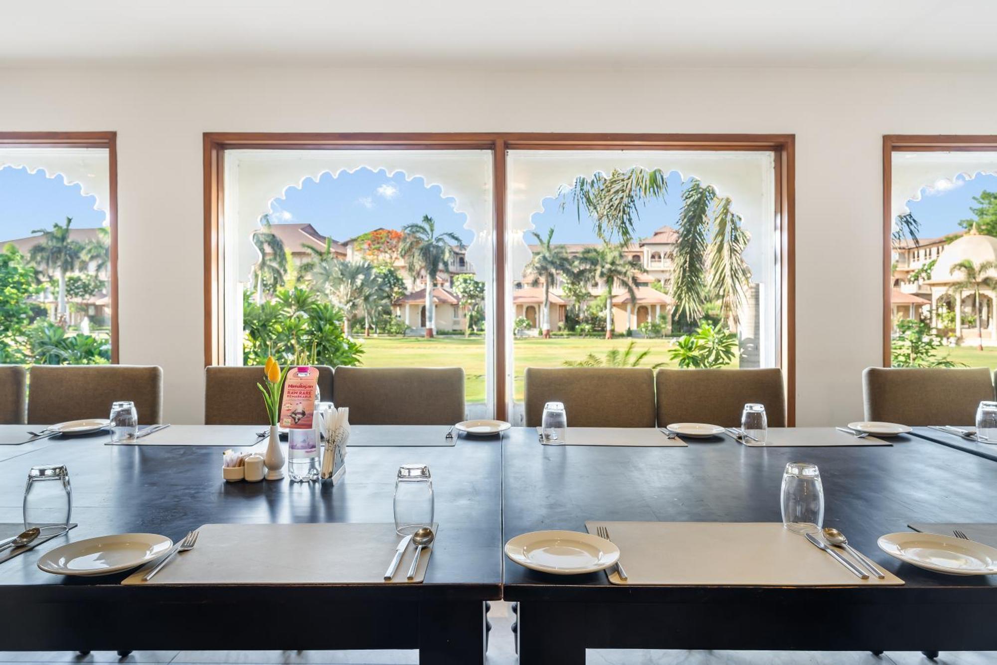 Holiday Resort & Spa A Unit Of S Poddar Group Gāndhīdhām Εξωτερικό φωτογραφία
