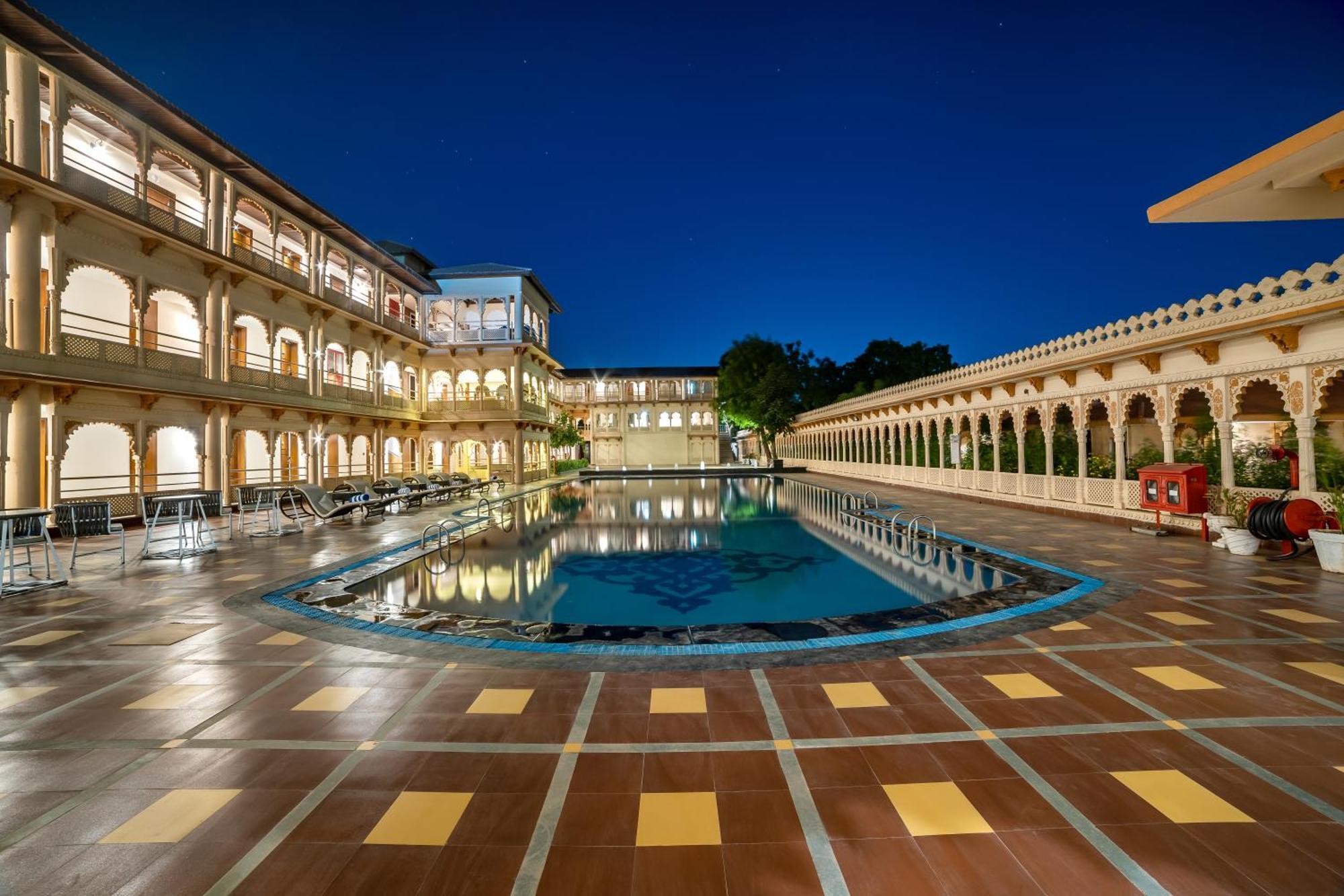 Holiday Resort & Spa A Unit Of S Poddar Group Gāndhīdhām Εξωτερικό φωτογραφία