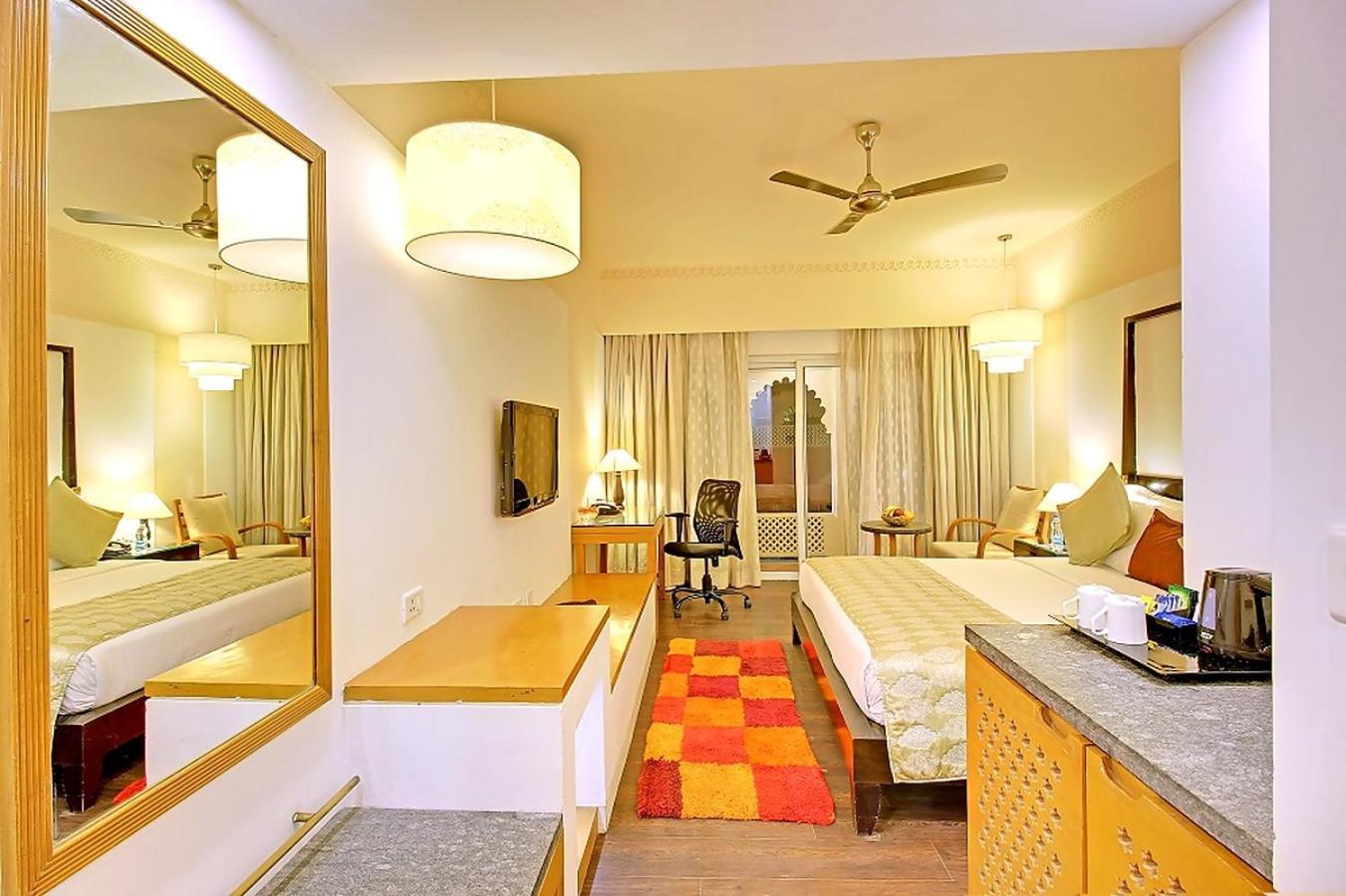 Holiday Resort & Spa A Unit Of S Poddar Group Gāndhīdhām Εξωτερικό φωτογραφία